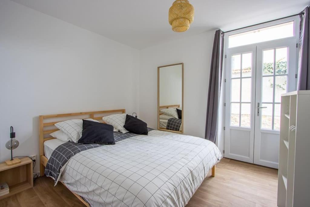 Appartement Avec Terrasse Et Parking, A Meaux Eksteriør bilde
